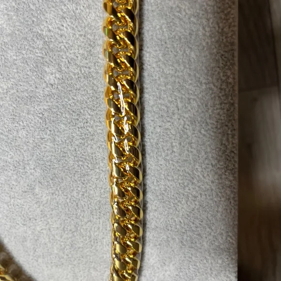 Kay Jewelers 14K Gold plated herringbone Cuban chain men’s necklace